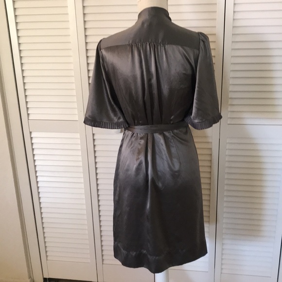 BCBG MAXAZRIA charcoal grey 100% silk dress,faux wrap bodice pleat sleeve detail - Picture 6 of 11